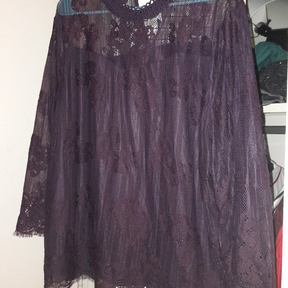 WOMANS PLUS SIZE 3X DARK PURPLE LONG SLEEVE BLOUSE. LACE,